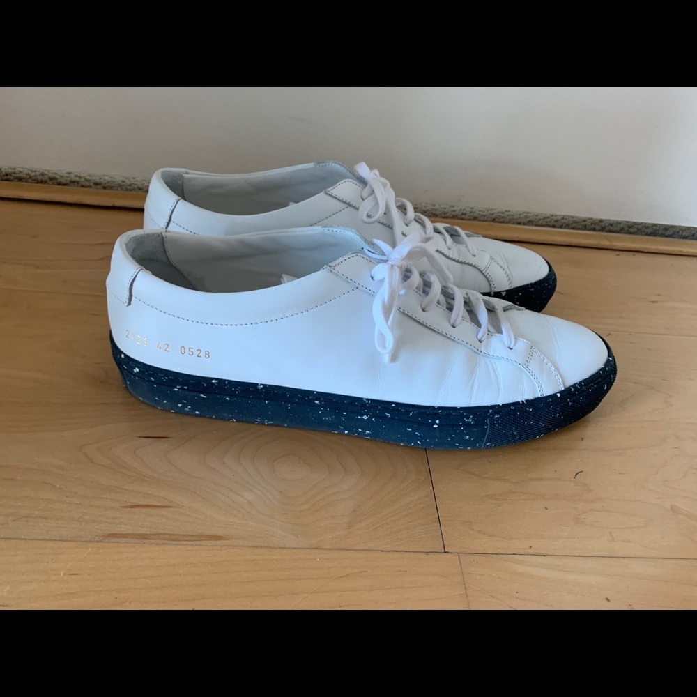 Men’s confetti soled white common projects!